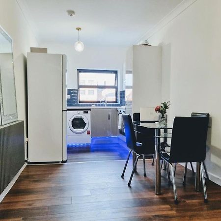 Beautiful Modern Apartment On Wick Lane London Exterior photo
