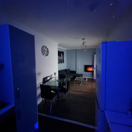 Beautiful Modern Apartment On Wick Lane London Exterior photo